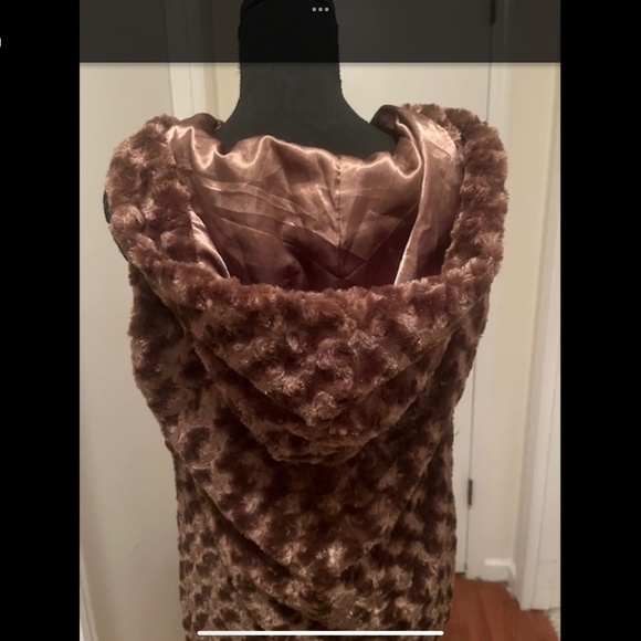 Faux fur brown vest - Picture 4 of 5